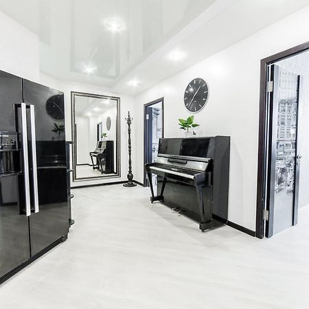 Mgapartments 3 Rooms Miasnikova Sq. Vip Minsk Exteriör bild